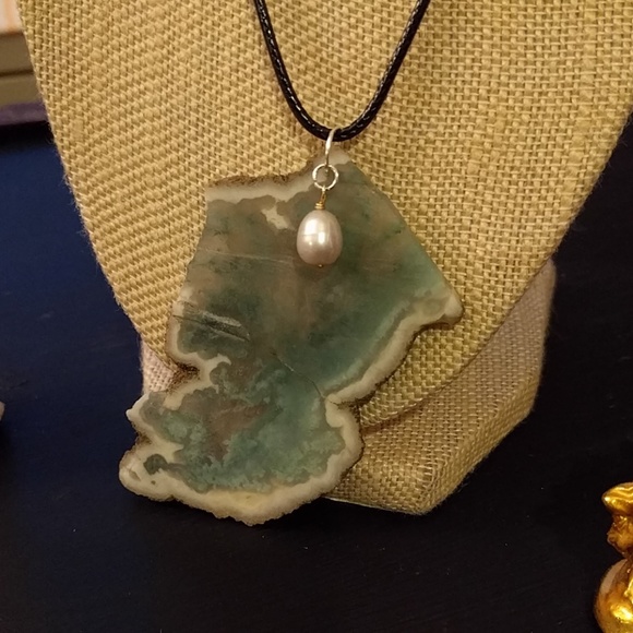 Moss Agate + Pearl Necklace - Picture 4 of 6